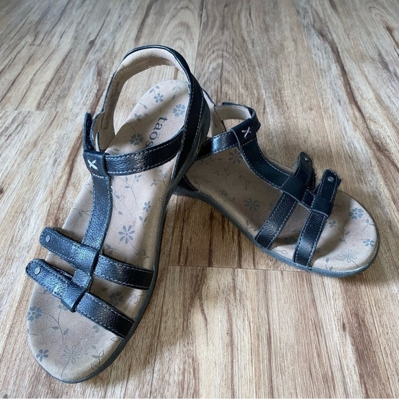 👞Shoes at a glance. See my closet for listings. - Picture 8 of 10